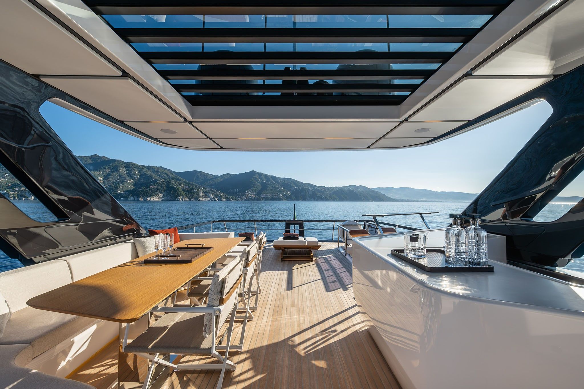 Ferretti 800 expansive sun deck flybridge