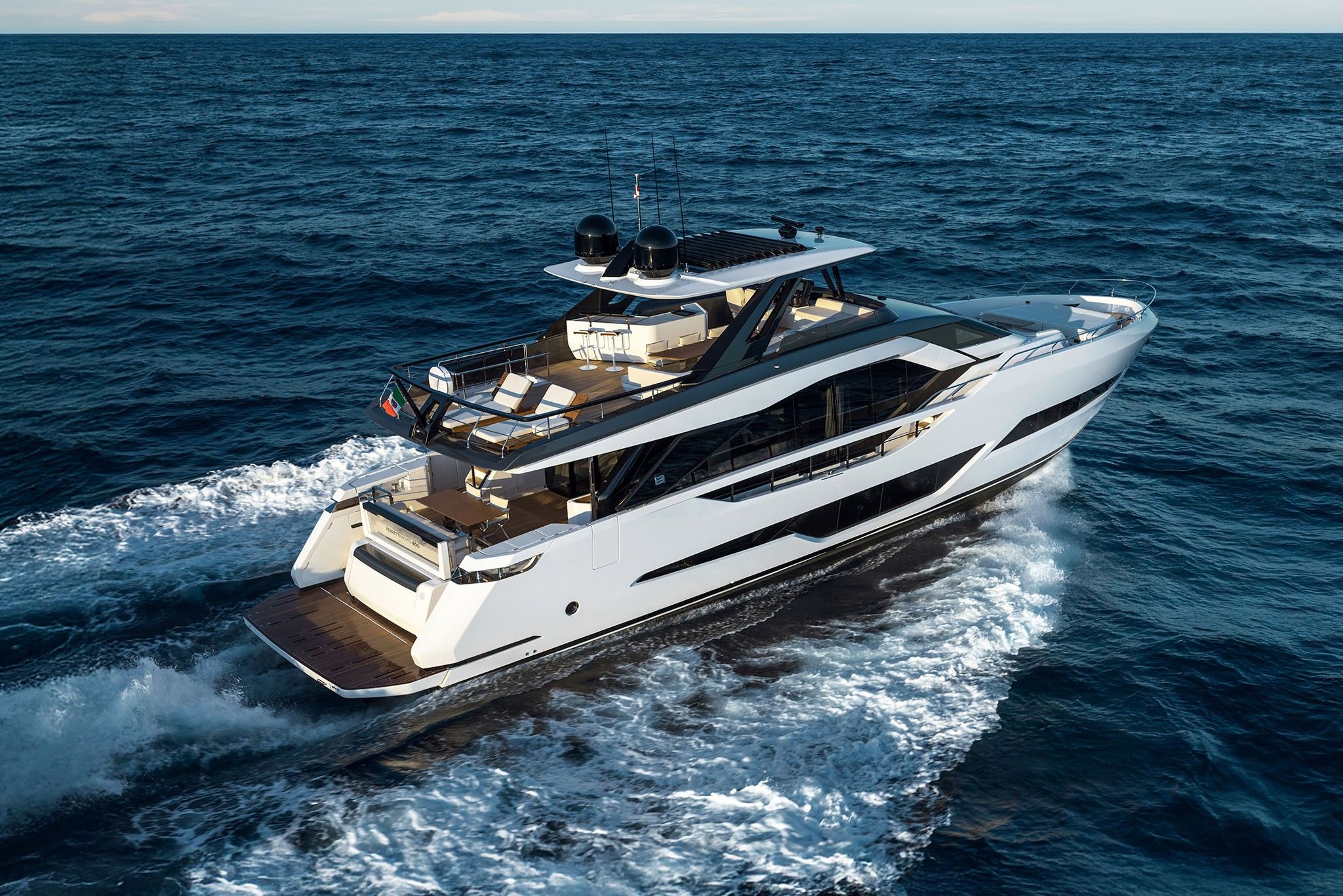Photo of the Ferretti 800
