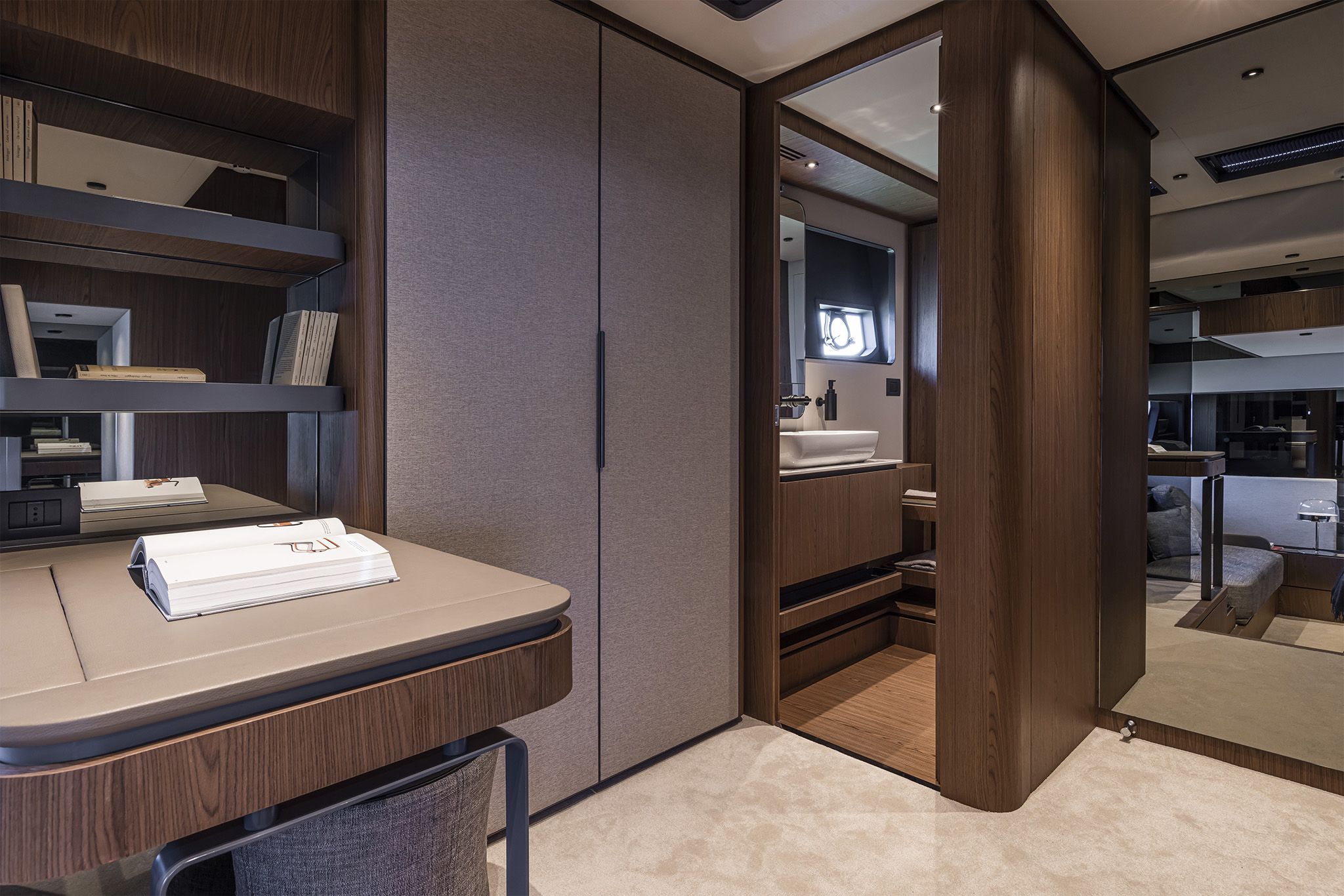 6f21 法拉帝 游艇 580 -Starship Yachts