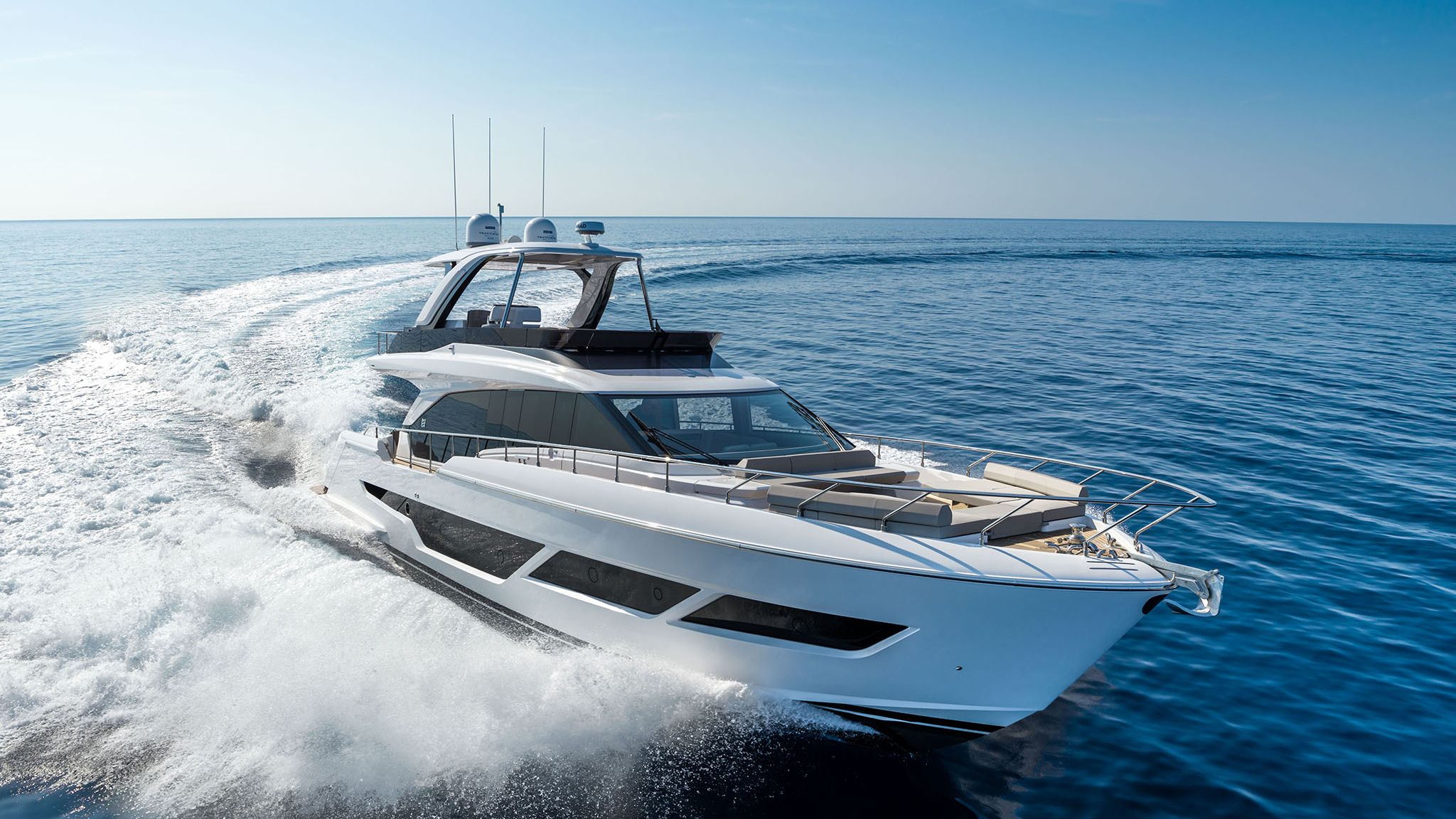A FERRETTI 251MB360101641002 関税送料込 FerrettiYachts_670New_External
