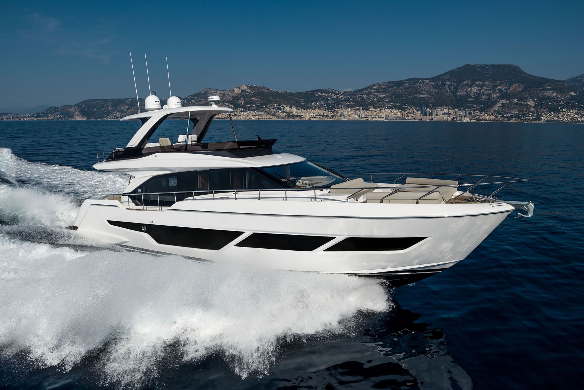 A FERRETTI A041001140370 関税送料込 Ferretti 670 Yachts For Sale - New & Used | YachtBuyer