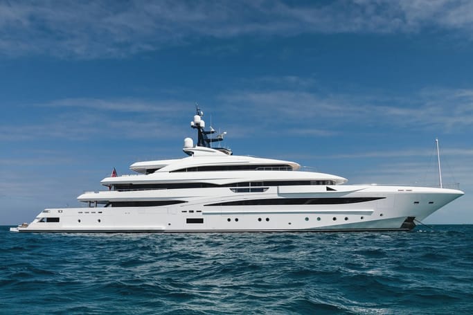 Superyacht STARBURST IV has an innovative design, and has an outstanding bulk of exterior